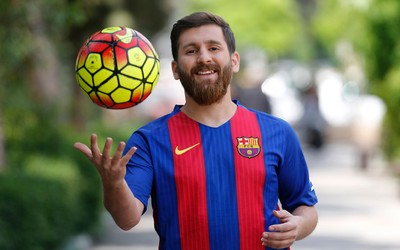 维基体育热议-埃里克森任意球绕过人墙稍稍偏出